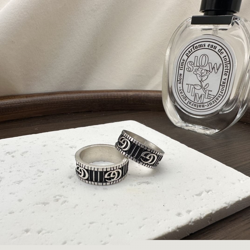 G*u*i rings